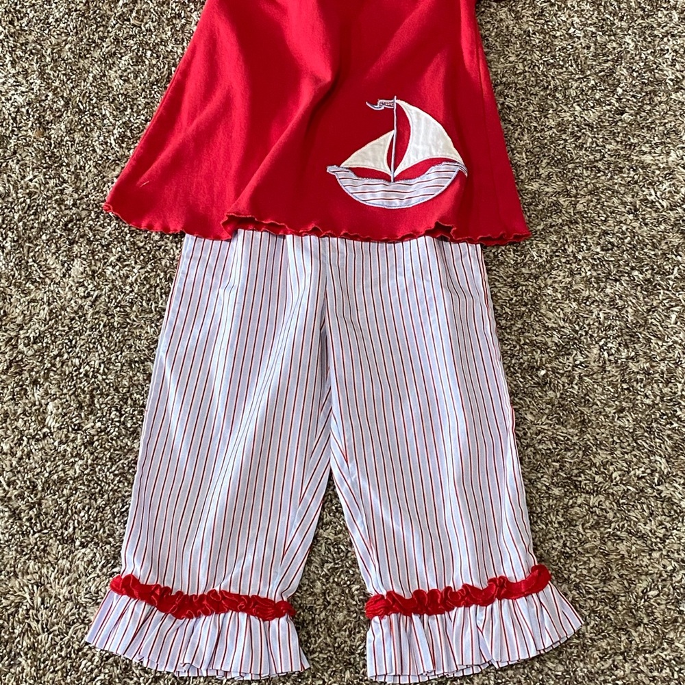 Beehave girls 4t outfit with ruffles and appliqué